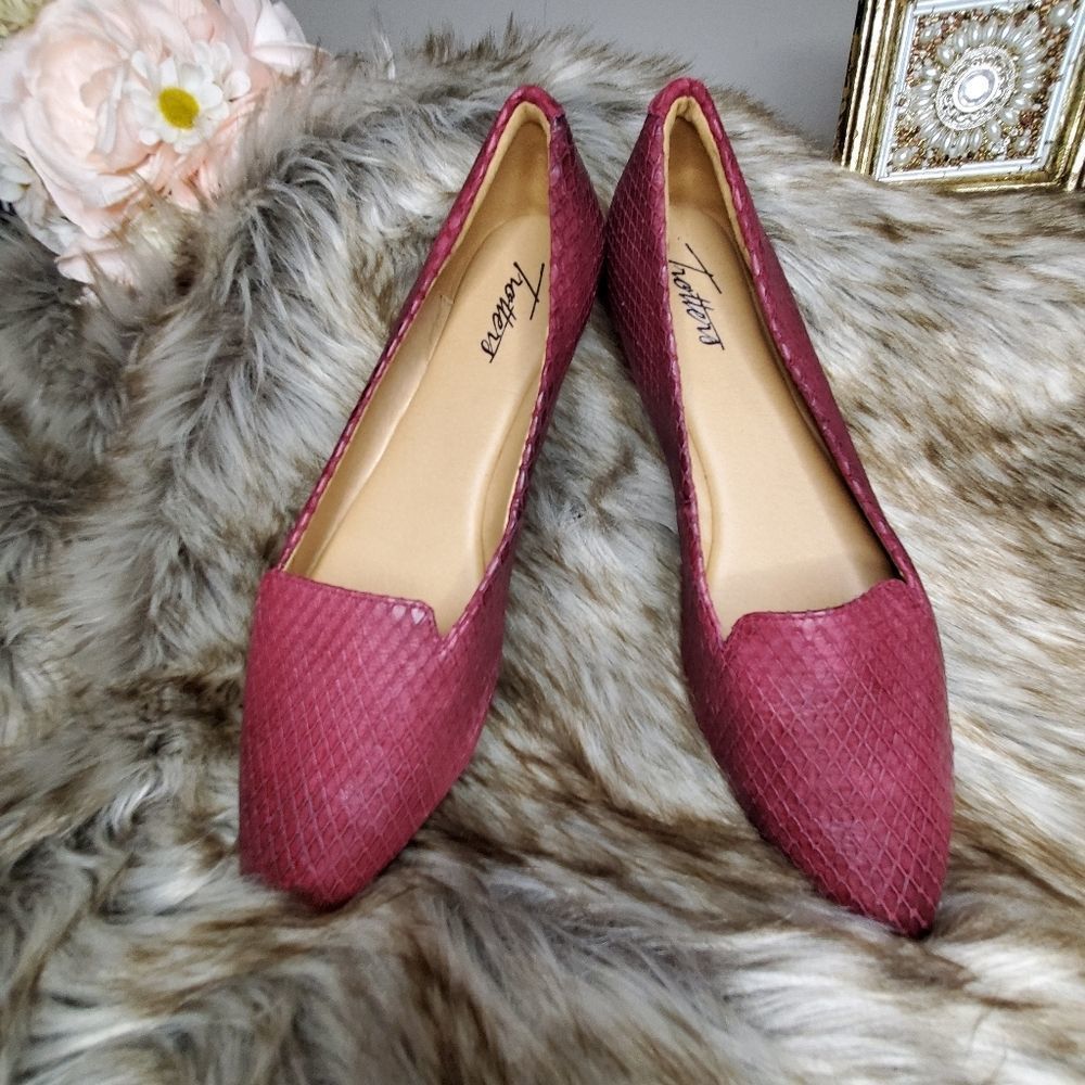 Trotters Harlowe Flats Burgundy